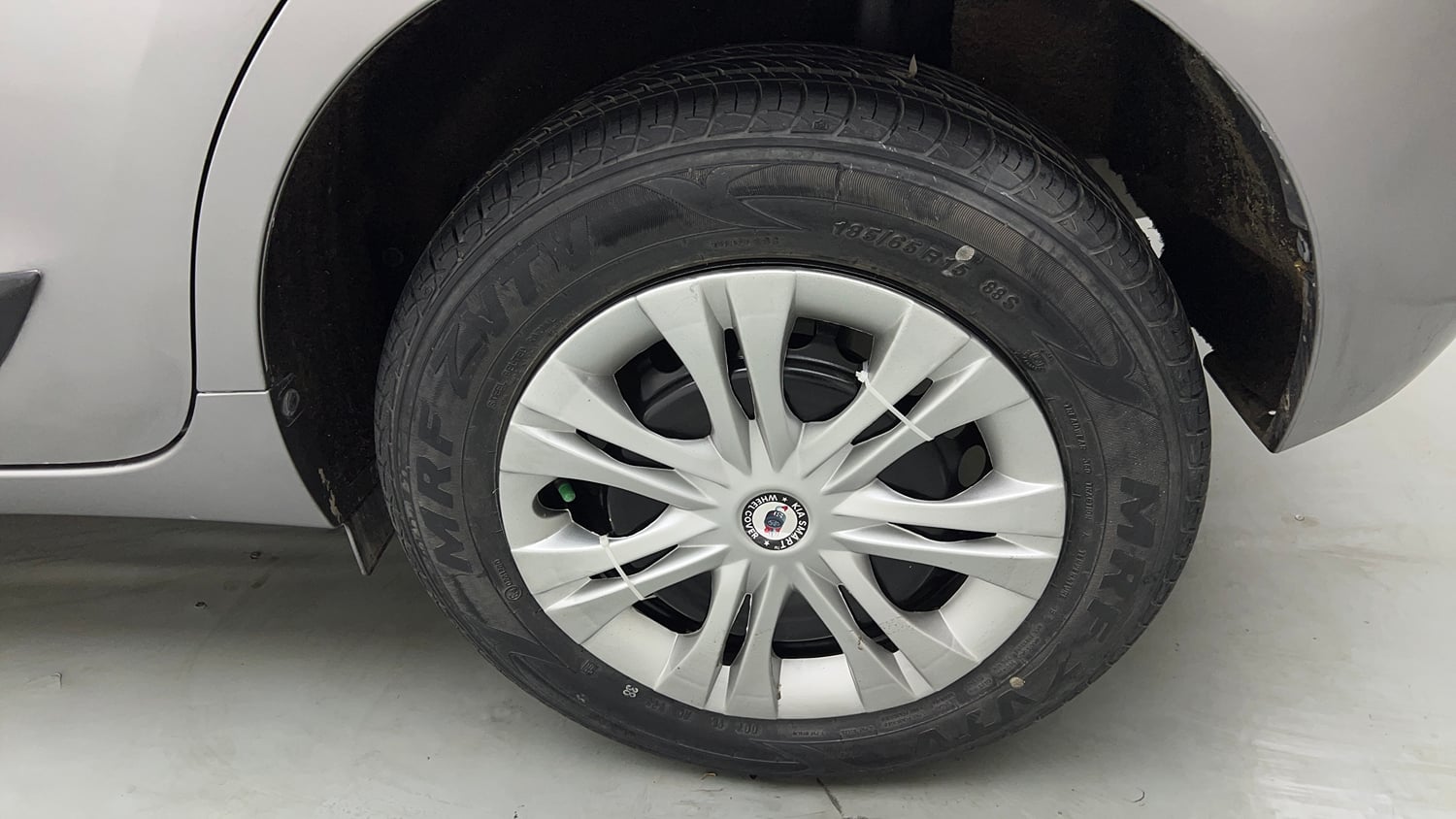 Used 2018 Maruti Suzuki Baleno Delta 1.2 AT Petrol Automatic tyres LEFT REAR TYRE RIM VIEW
