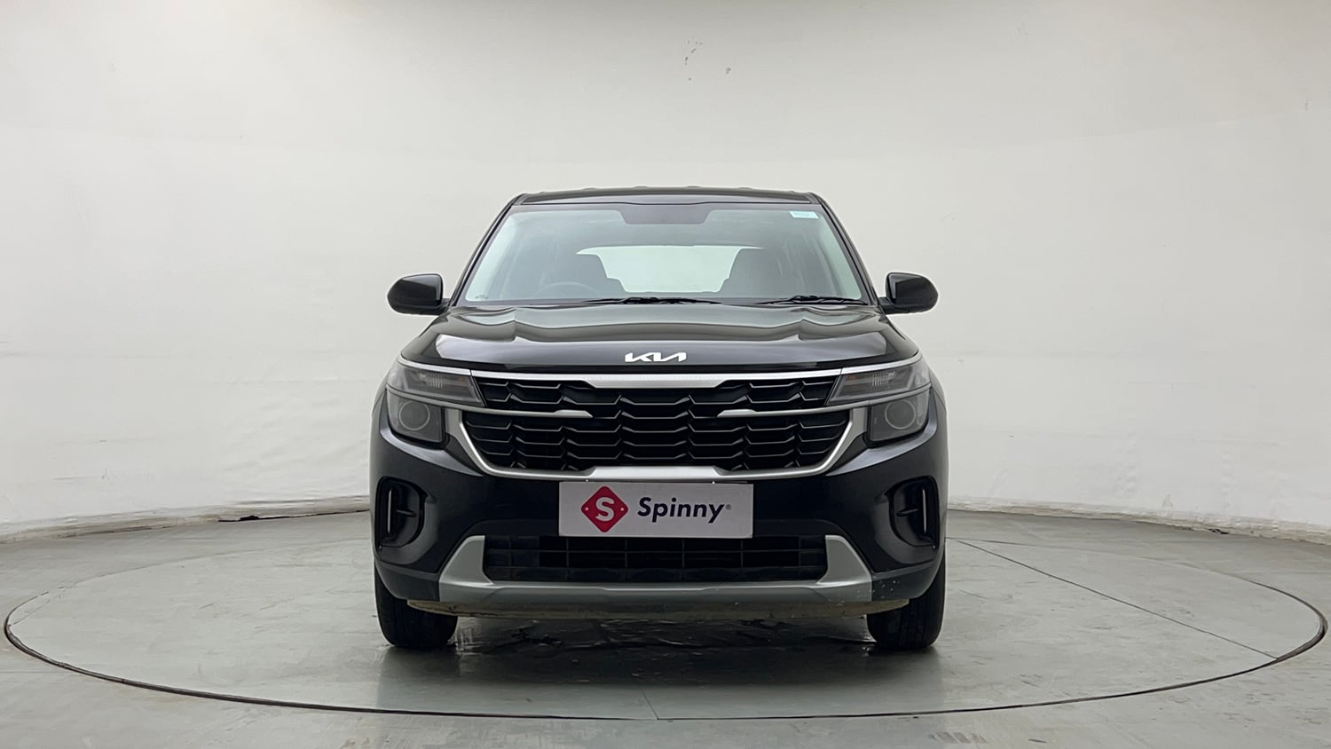 Used 2025 Kia Seltos HTE (O)1.5 Petrol MT Petrol Manual exterior FRONT VIEW