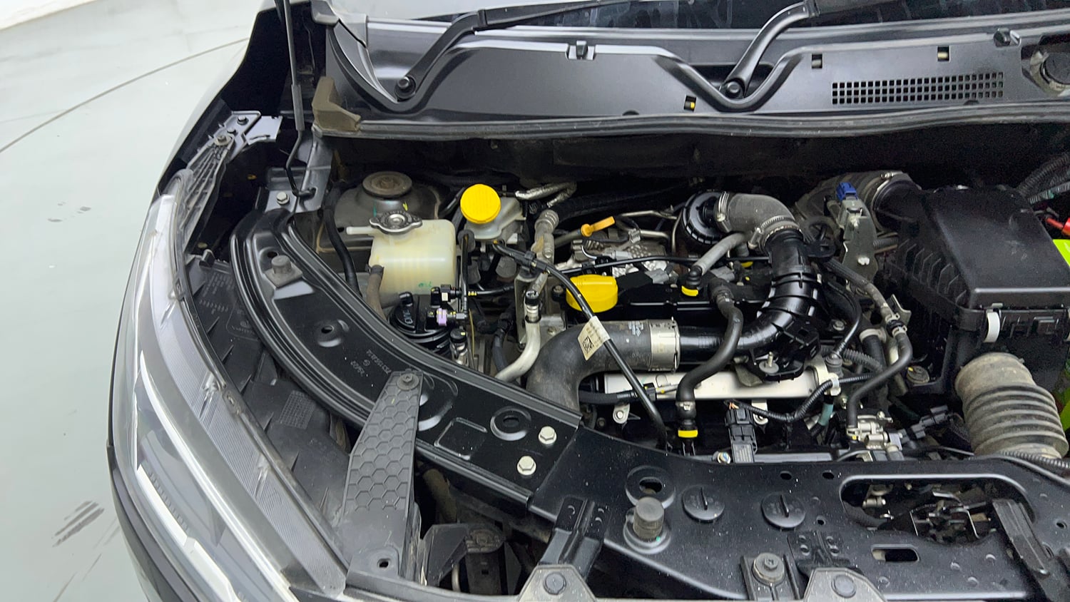 Used 2022 Nissan Magnite XV Premium Turbo CVT Petrol Automatic engine ENGINE RIGHT SIDE VIEW