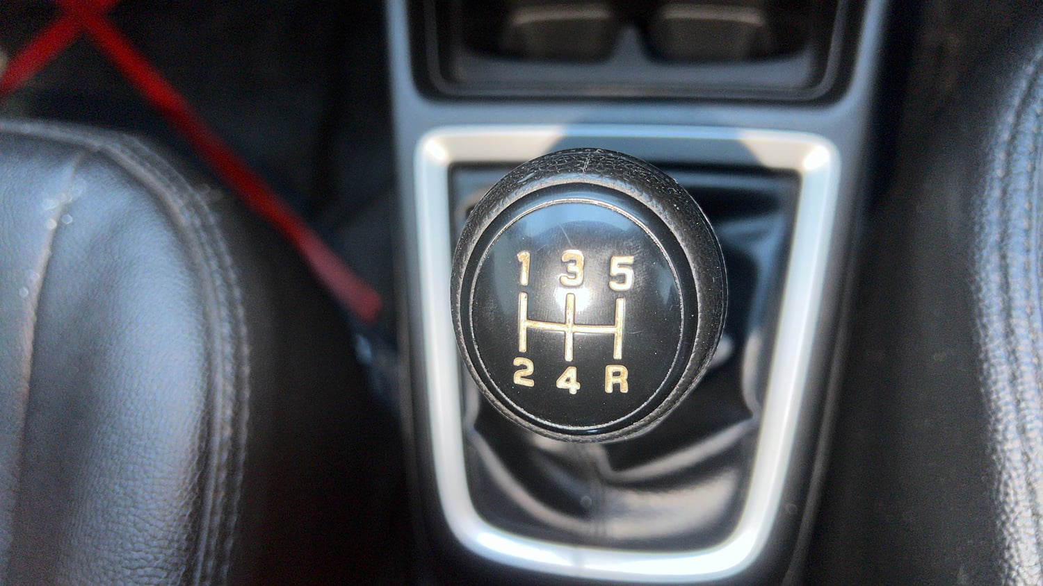 Used 2023 Maruti Suzuki Swift VXi Petrol Manual interior GEAR  KNOB VIEW