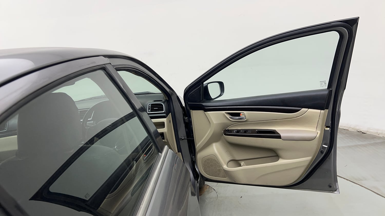 Used 2017 Maruti Suzuki Ciaz Alpha 1.4 MT Petrol Manual interior RIGHT FRONT DOOR OPEN VIEW