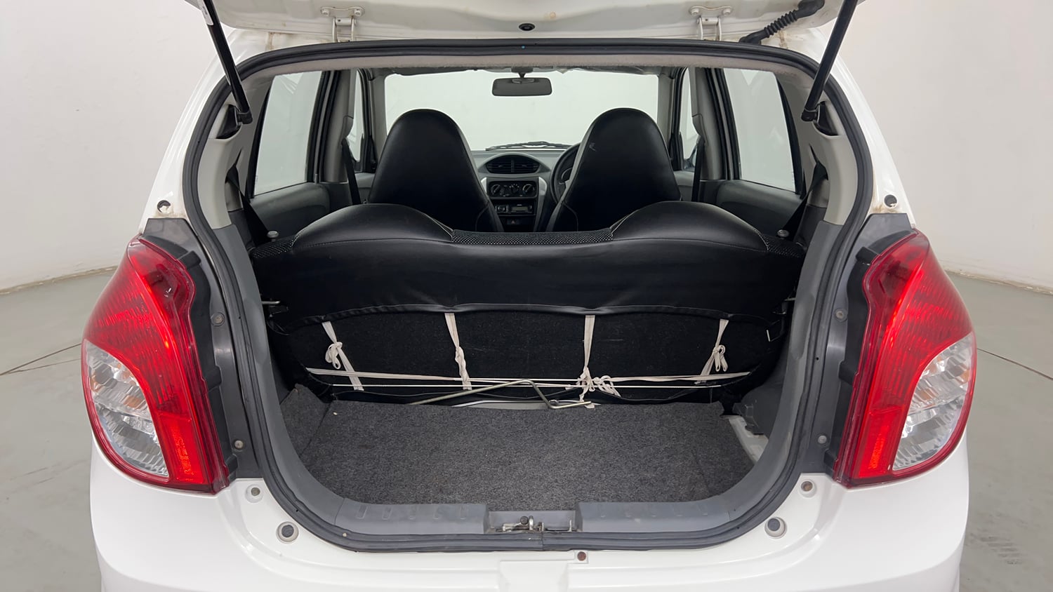 Used 2014 Maruti Suzuki Alto 800 Lxi Petrol Manual interior DICKY INSIDE VIEW