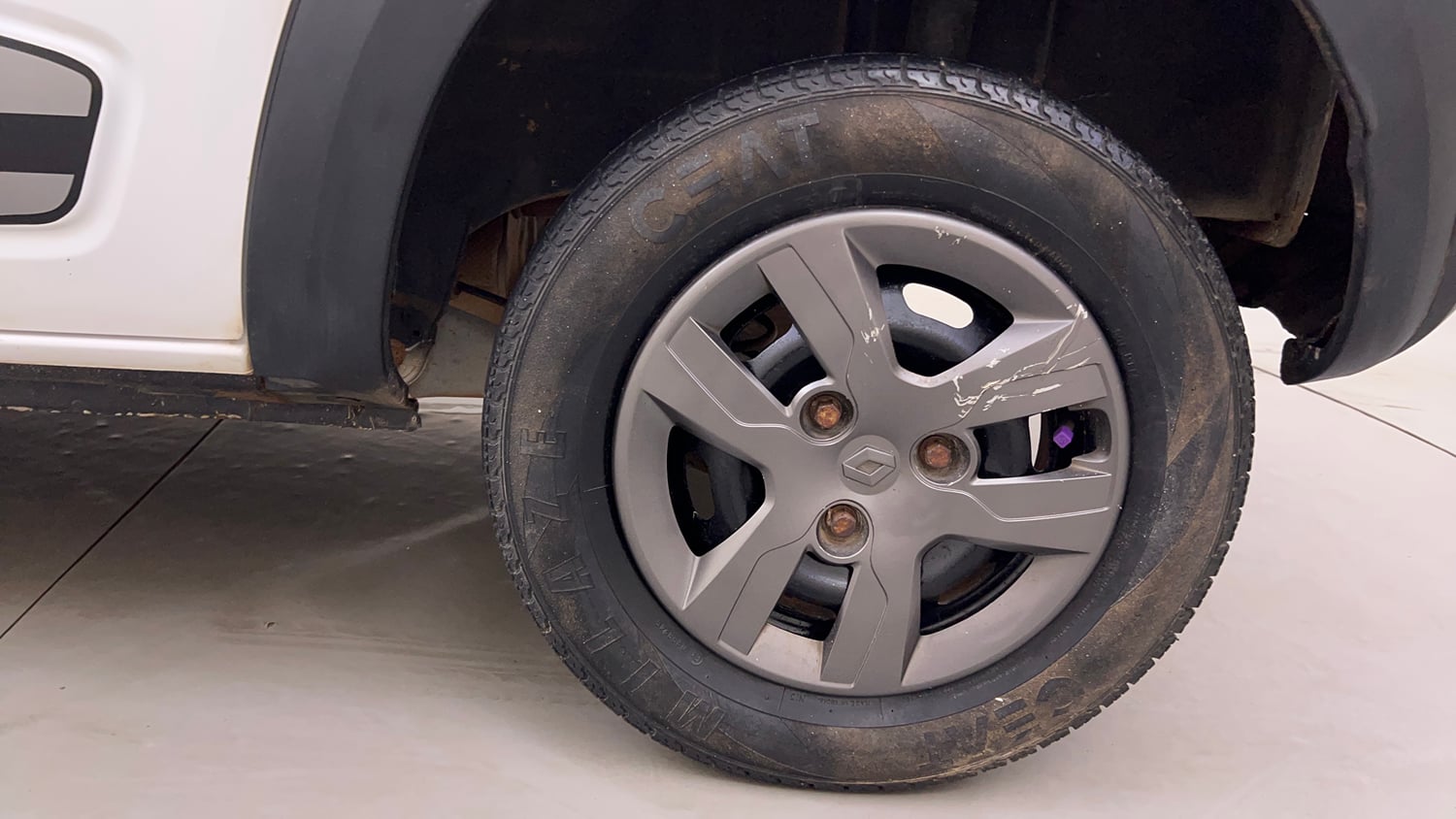 Used 2017 Renault Kwid 1.0 RXT Petrol Manual tyres LEFT REAR TYRE RIM VIEW