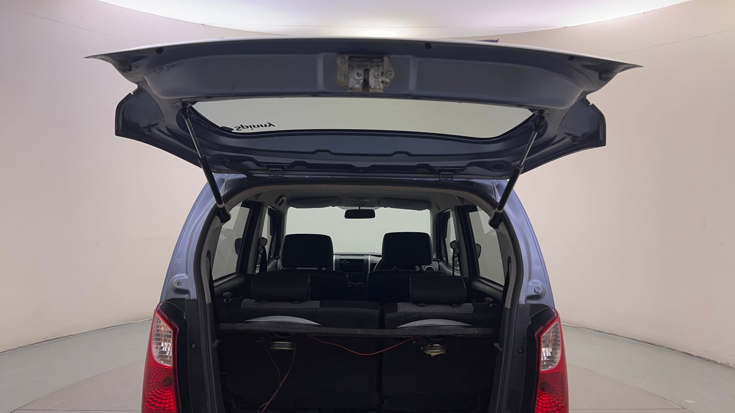 Used 2012 Maruti Suzuki Wagon R LXi Petrol Manual interior DICKY DOOR OPEN VIEW