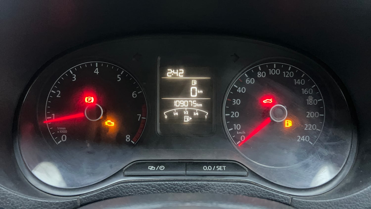 Used 2017 Volkswagen Polo Comfortline 1.2L (P) Petrol Manual interior CLUSTERMETER VIEW