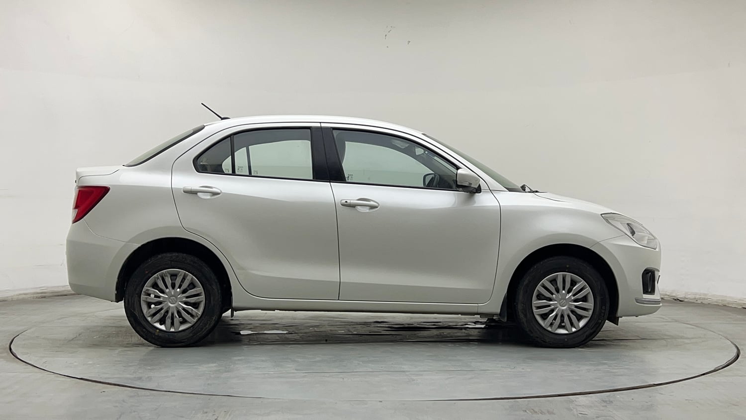 Used 2018 Maruti Suzuki Dzire VXi Petrol Manual exterior RIGHT SIDE VIEW