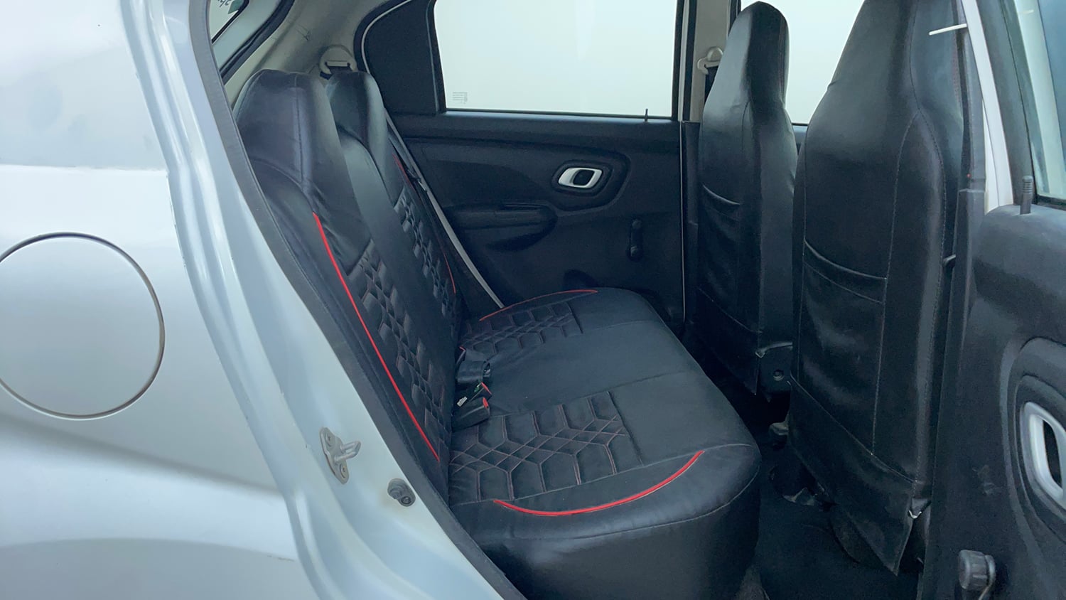 Used 2022 Datsun Redi-GO T(O) 1.0 Petrol Manual interior RIGHT SIDE REAR DOOR CABIN VIEW