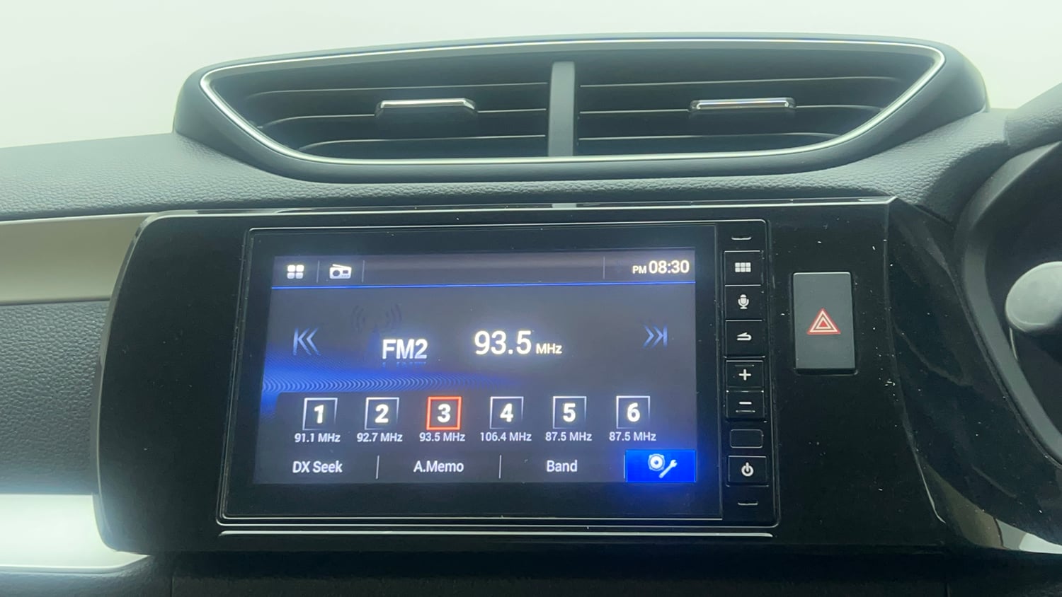 Used 2023 Honda Amaze VX 1.2 Petrol CVT Petrol Automatic top_features Touch screen infotainment system