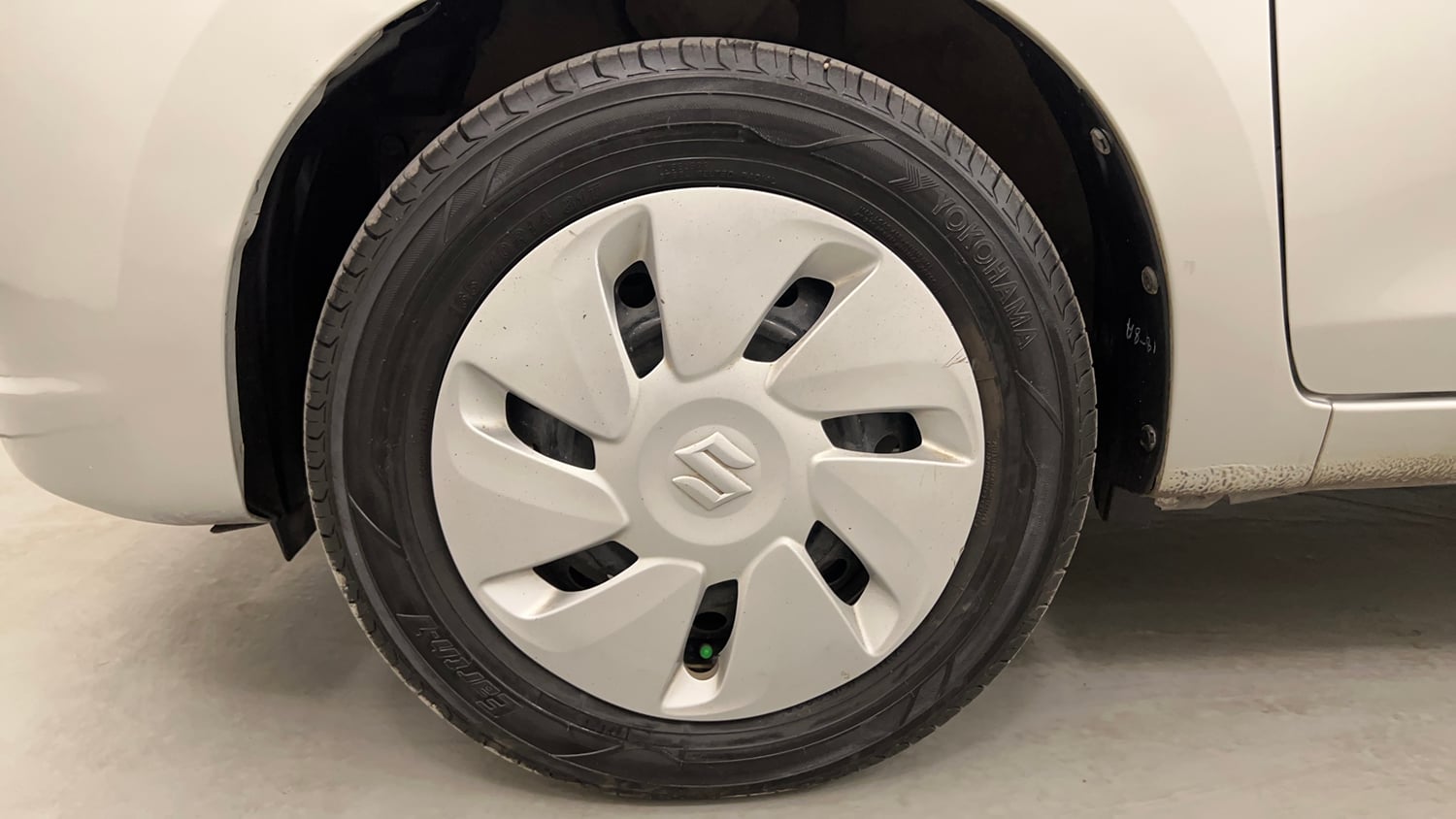 Used 2017 Maruti Suzuki Celerio ZXi AMT Petrol Automatic tyres LEFT FRONT TYRE RIM VIEW