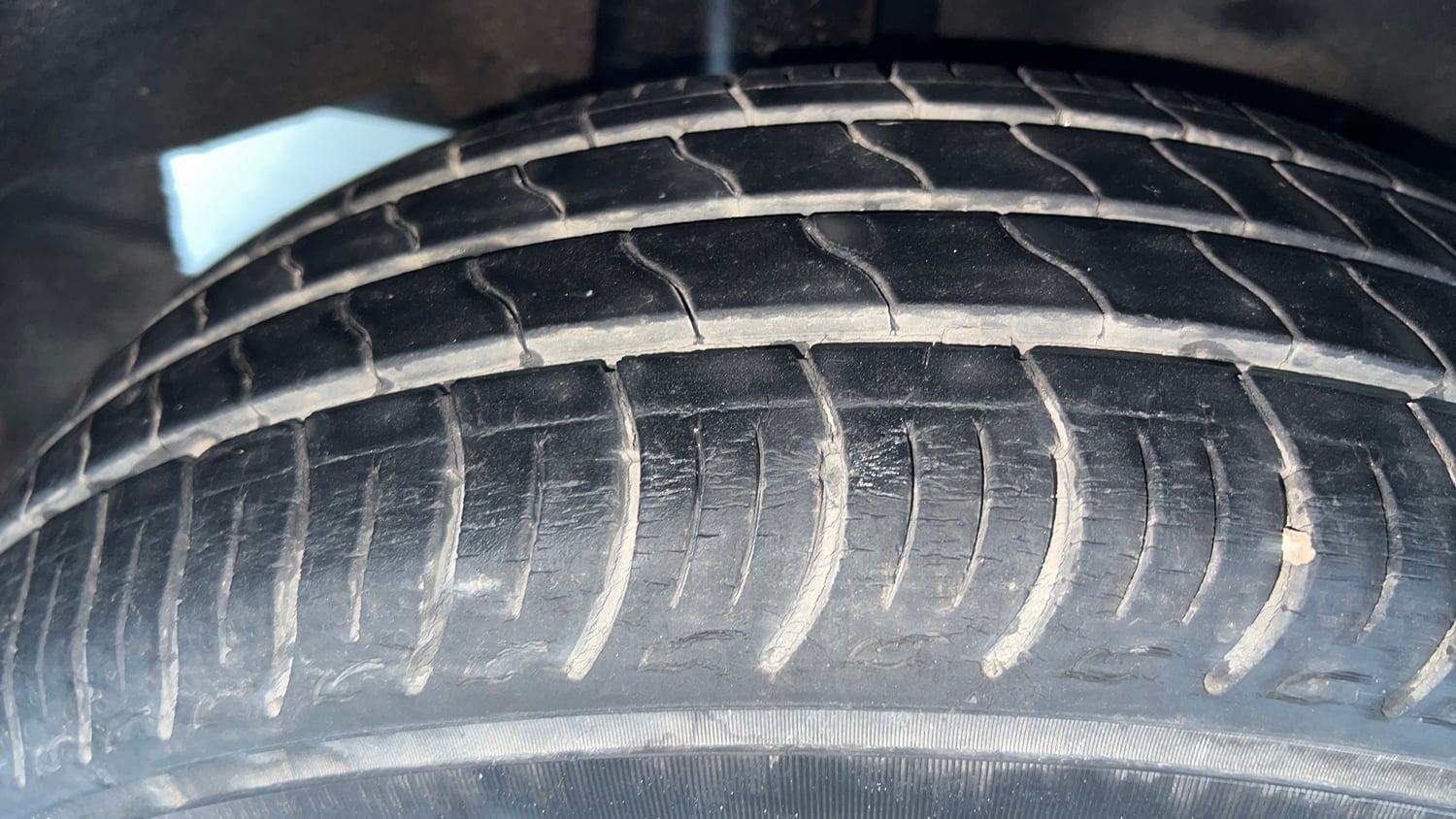 Used 2020 Maruti Suzuki Baleno Delta Petrol Manual tyres RIGHT REAR TYRE TREAD VIEW