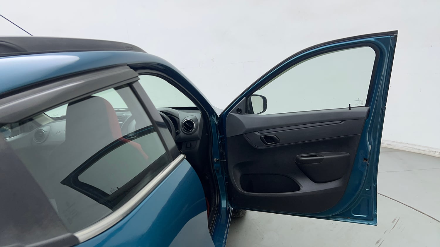 Used 2021 Renault Kwid RXT 1.0 AMT Opt Petrol Automatic interior RIGHT FRONT DOOR OPEN VIEW