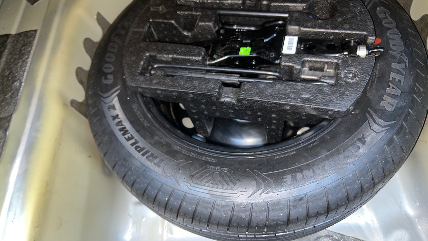 Used 2023 Volkswagen Virtus Highline 1.0 TSI AT Petrol Automatic tyres SPARE TYRE VIEW