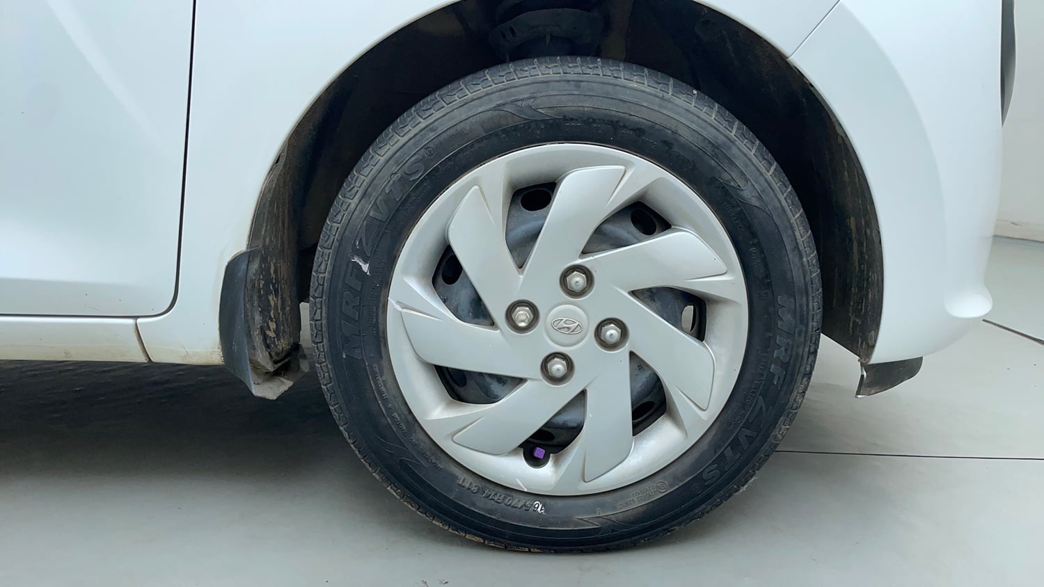 Used 2021 Hyundai Santro Sportz AMT Petrol Automatic tyres RIGHT FRONT TYRE RIM VIEW