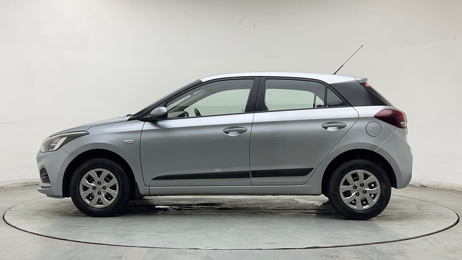 Used 2019 Hyundai Elite i20 Magna Executive 1.2 Petrol Manual exterior LEFT SIDE VIEW