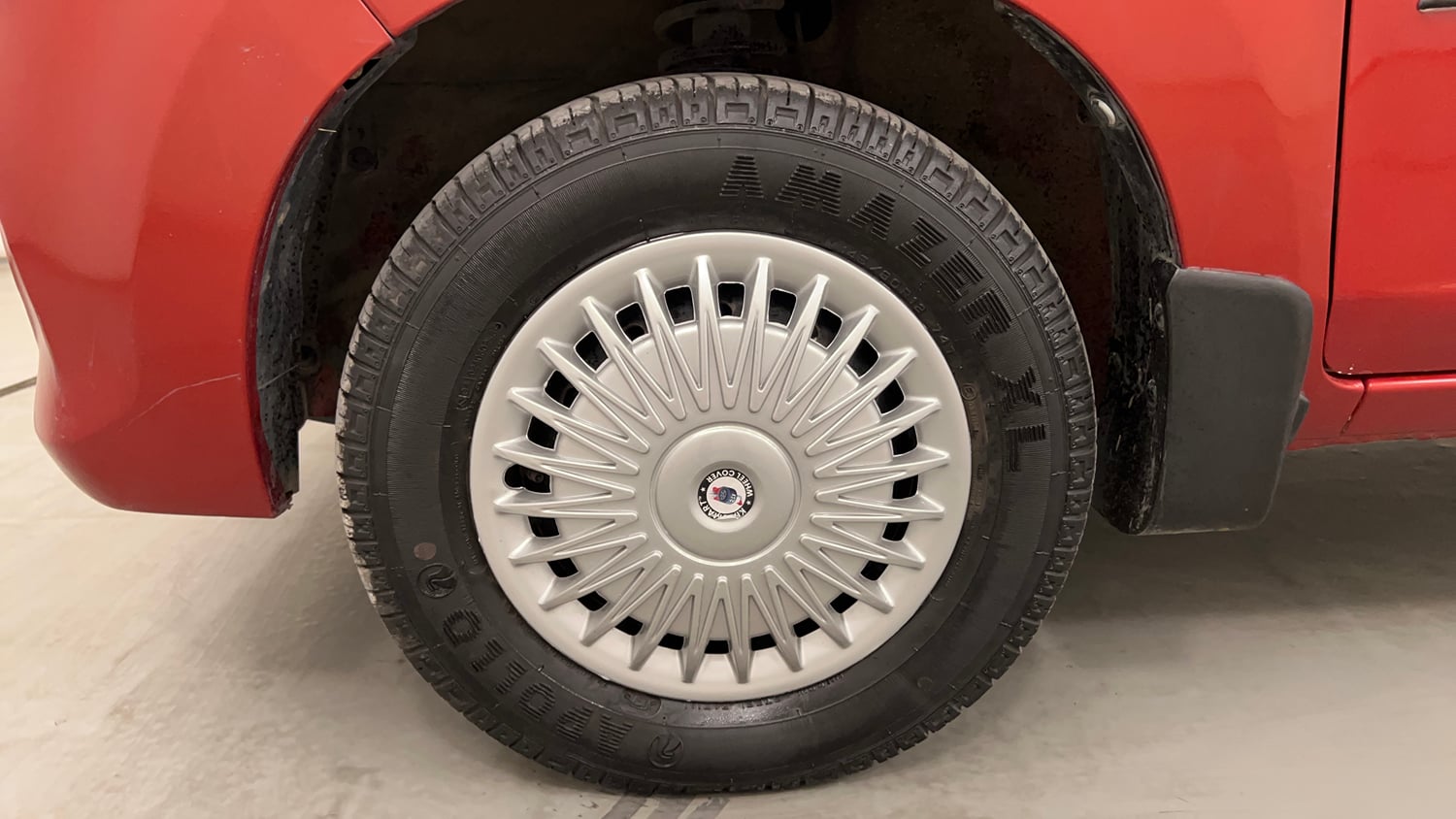 Used 2016 Maruti Suzuki Alto 800 VXi Petrol Manual tyres LEFT FRONT TYRE RIM VIEW