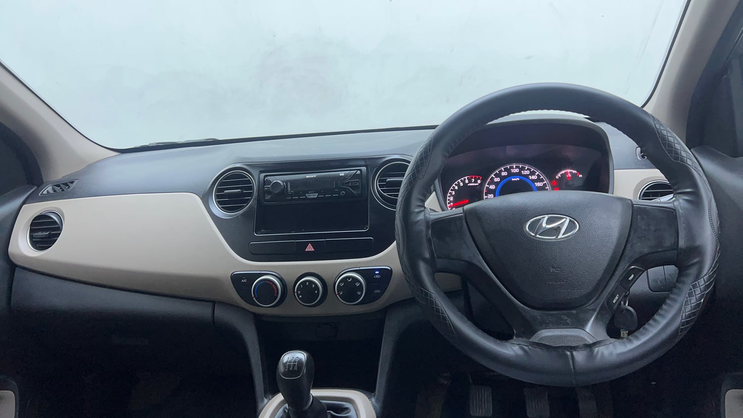 Used 2017 Hyundai Grand i10 Magna 1.2 Kappa VTVT Petrol Manual interior DASHBOARD VIEW
