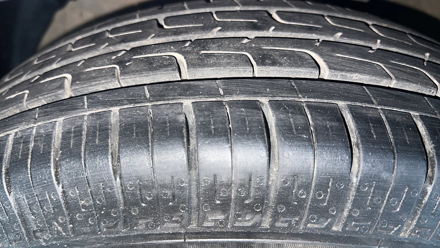 Used 2018 Hyundai Xcent E+ CNG (Outside Fitted) Cng Manual tyres LEFT FRONT TYRE TREAD VIEW