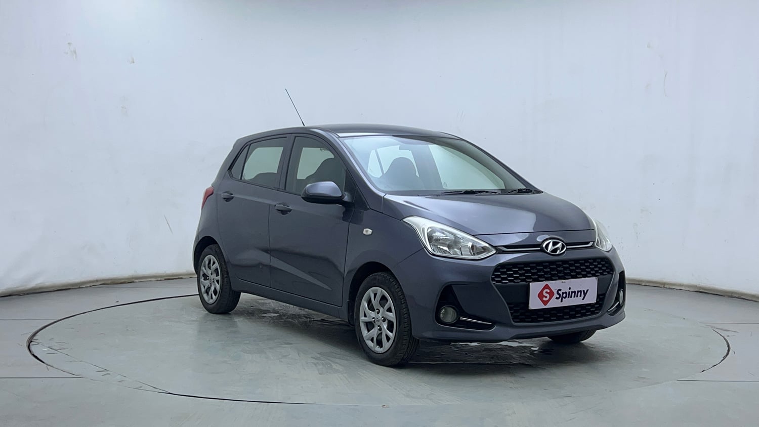 Used 2017 Hyundai Grand i10 Magna 1.2 Kappa VTVT Petrol Manual exterior RIGHT FRONT CORNER VIEW