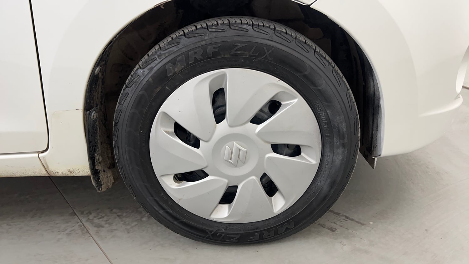 Used 2015 Maruti Suzuki Celerio VXi Petrol Manual tyres RIGHT FRONT TYRE RIM VIEW