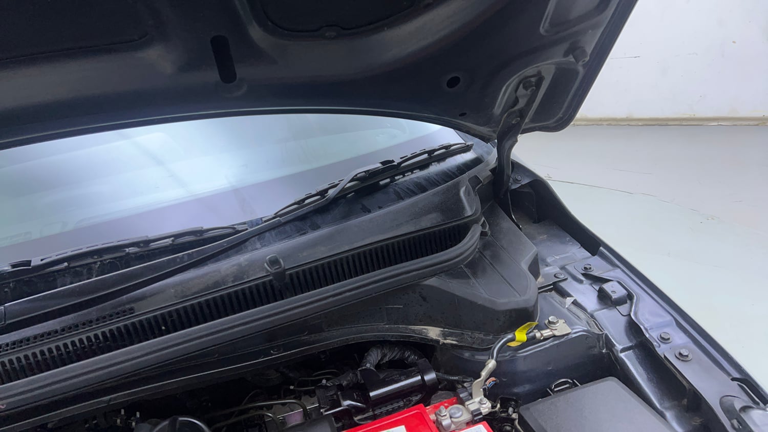Used 2022 Hyundai i20 N Line N8 1.0 Turbo DCT Petrol Automatic engine ENGINE LEFT SIDE HINGE & APRON VIEW
