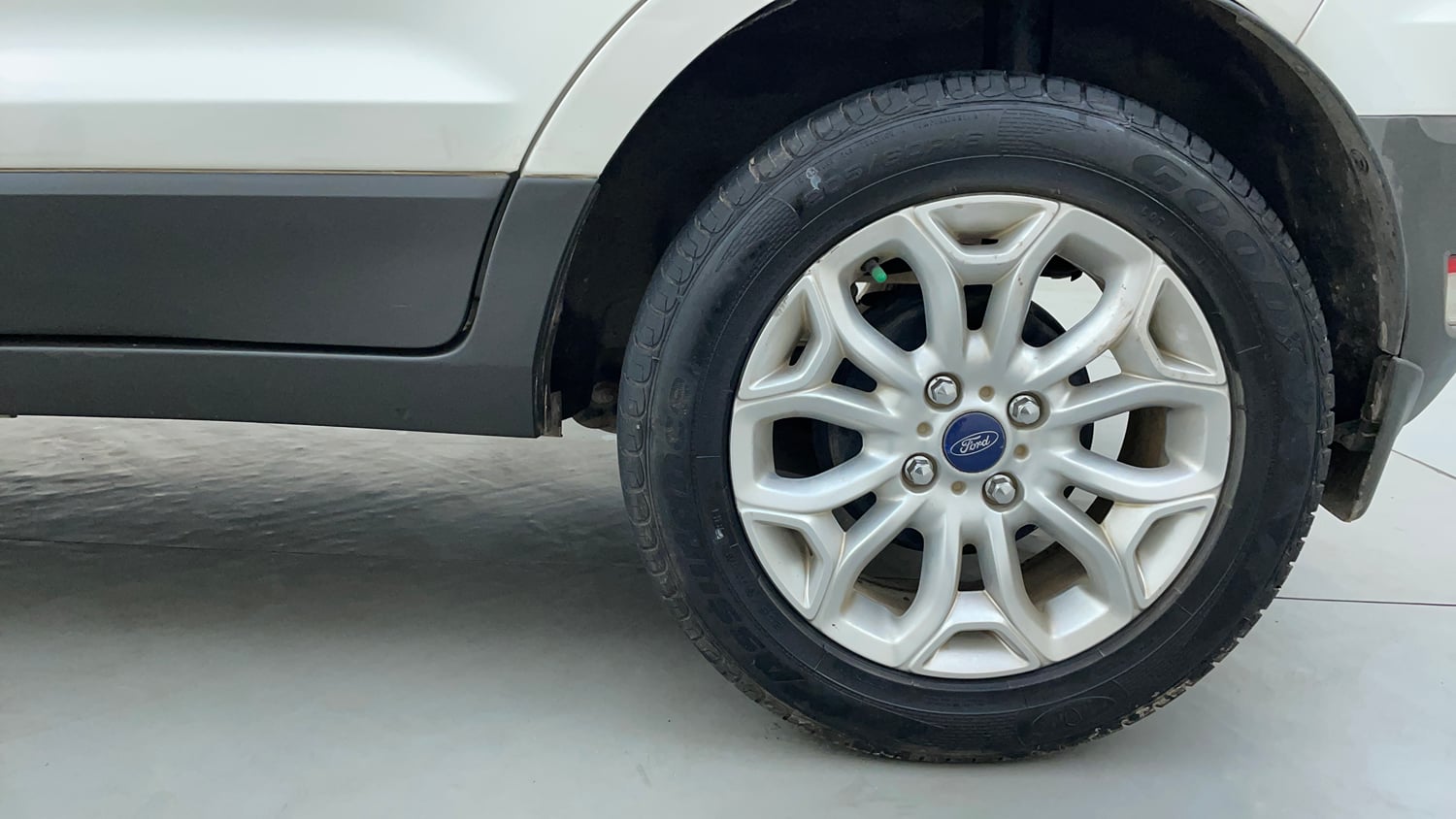 Used 2014 Ford EcoSport Titanium 1.5 TDCi (Opt) Diesel Manual tyres LEFT REAR TYRE RIM VIEW