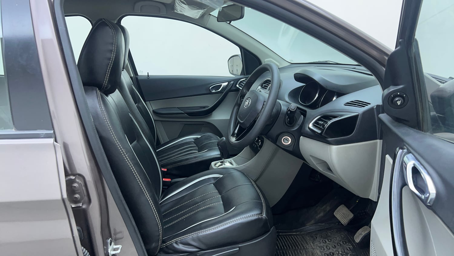 Used 2019 Tata Tiago Revotron XZA Petrol Automatic interior RIGHT SIDE FRONT DOOR CABIN VIEW