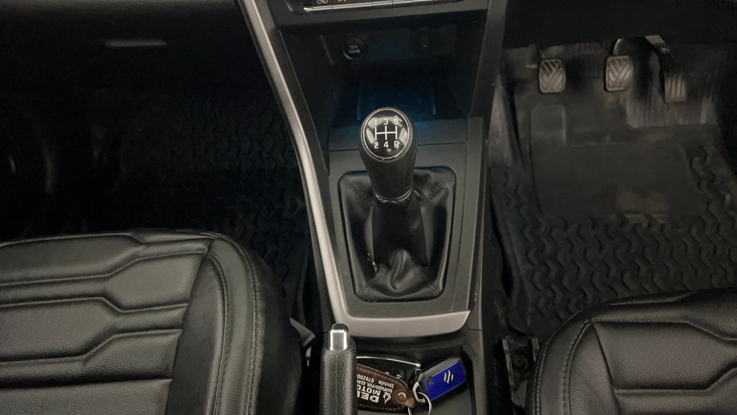 Used 2023 Maruti Suzuki Brezza ZXi Plus Petrol Manual interior GEAR  KNOB VIEW