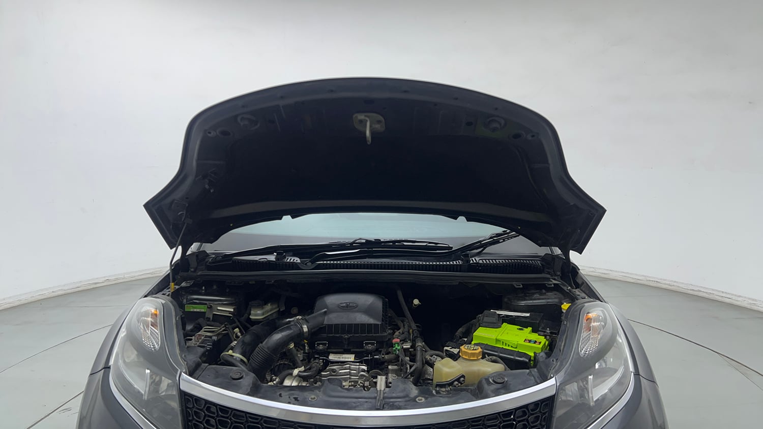 Used 2018 Tata Nexon XM Petrol Manual engine ENGINE & BONNET OPEN FRONT VIEW