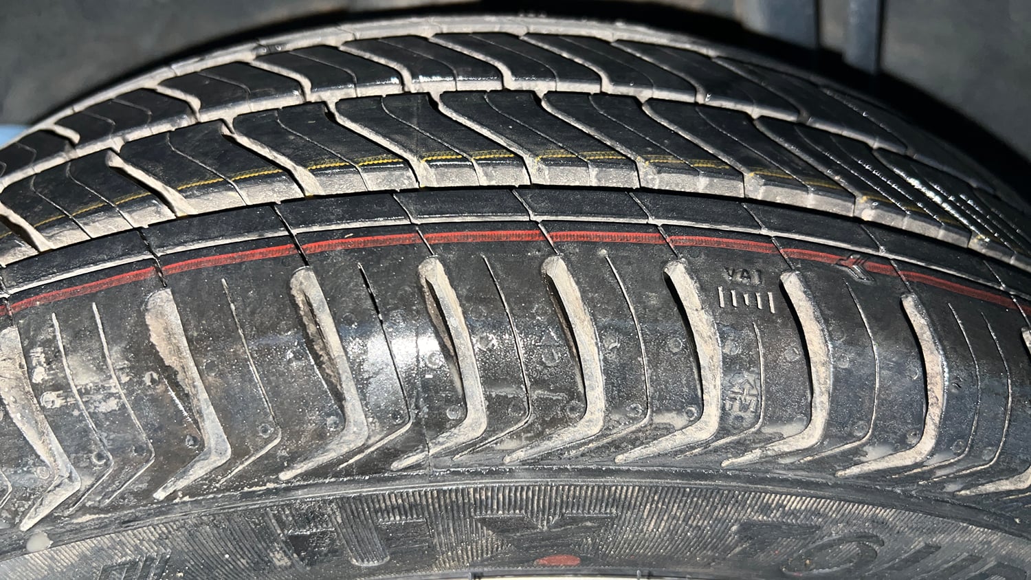 Used 2021 Renault Kwid RXT 1.0 AMT Opt Petrol Automatic tyres RIGHT REAR TYRE TREAD VIEW