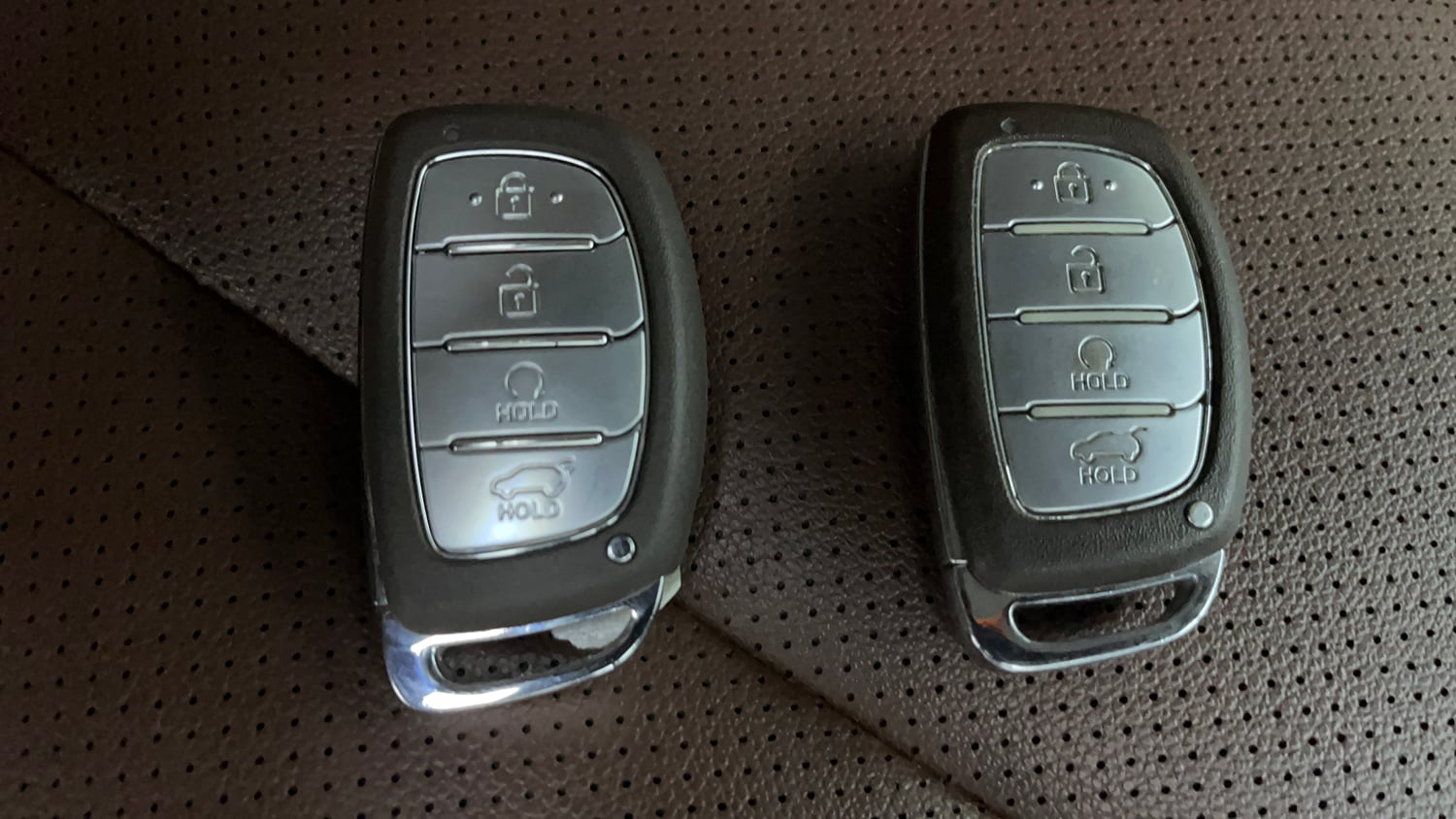 Used 2022 Hyundai Alcazar Platinum (O) 7 Seater 1.5 Diesel AT Diesel Automatic extra CAR KEY VIEW