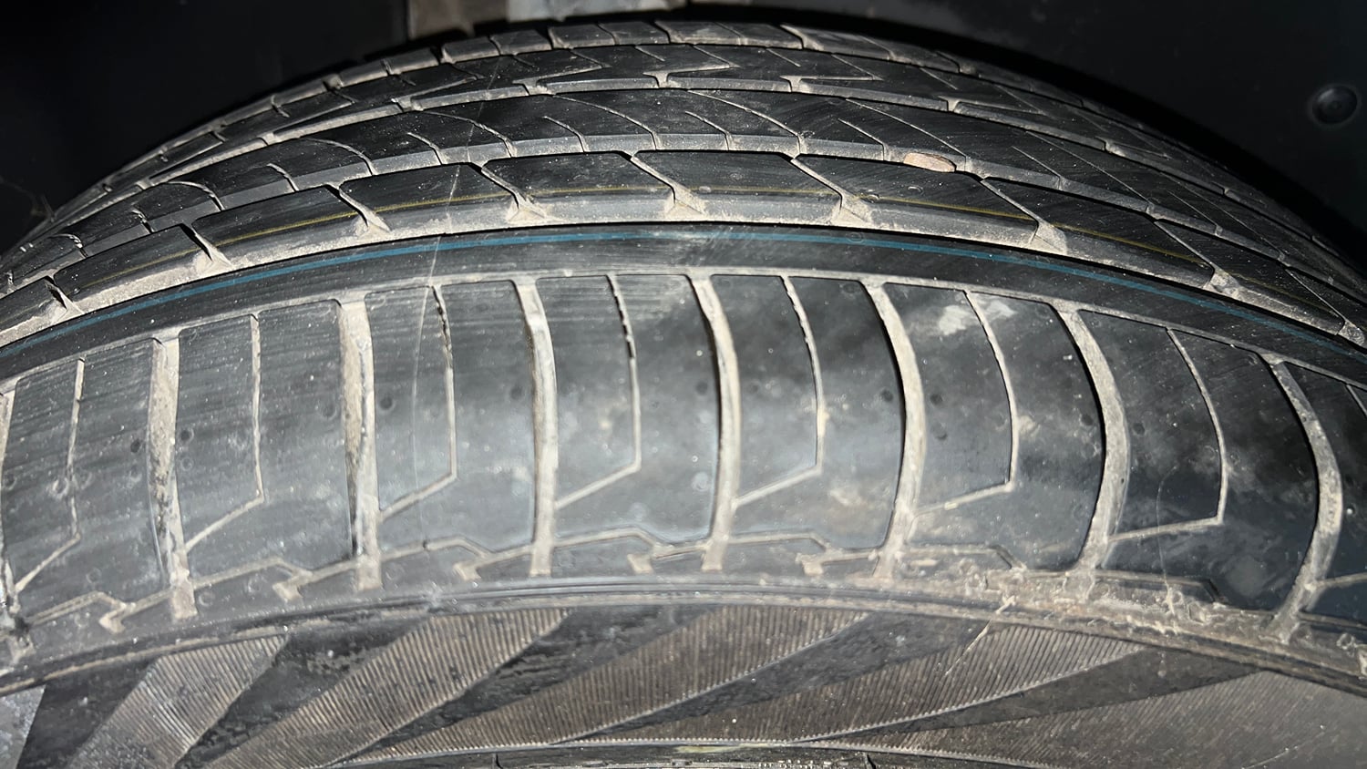 Used 2020 MG Motors Hector Plus Sharp 1.5 DCT Petrol Petrol Automatic tyres RIGHT REAR TYRE TREAD VIEW