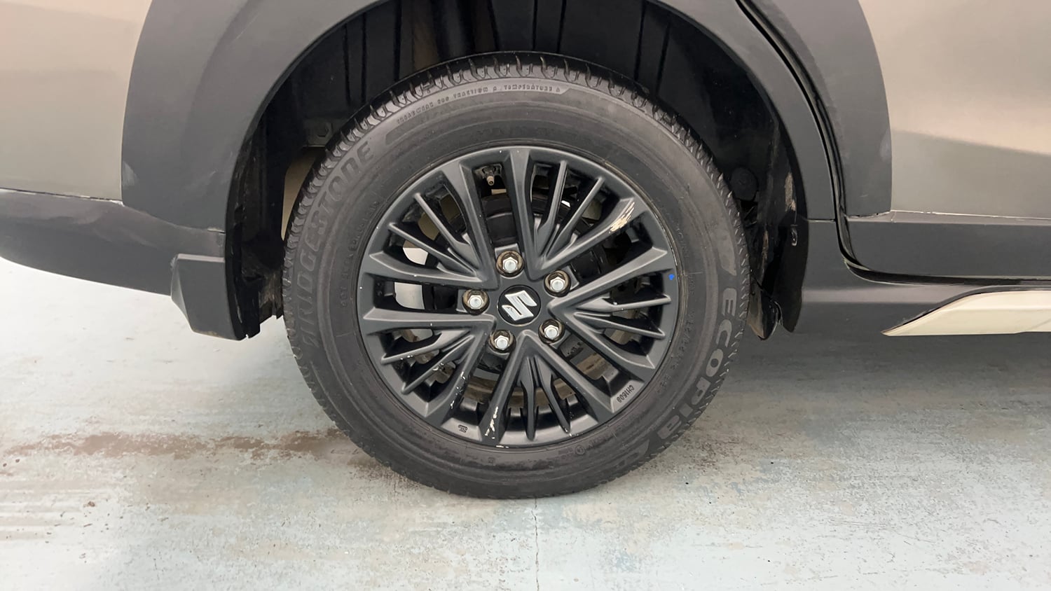 Used 2022 Maruti Suzuki XL6 Zeta MT Petrol Petrol Manual tyres RIGHT REAR TYRE RIM VIEW