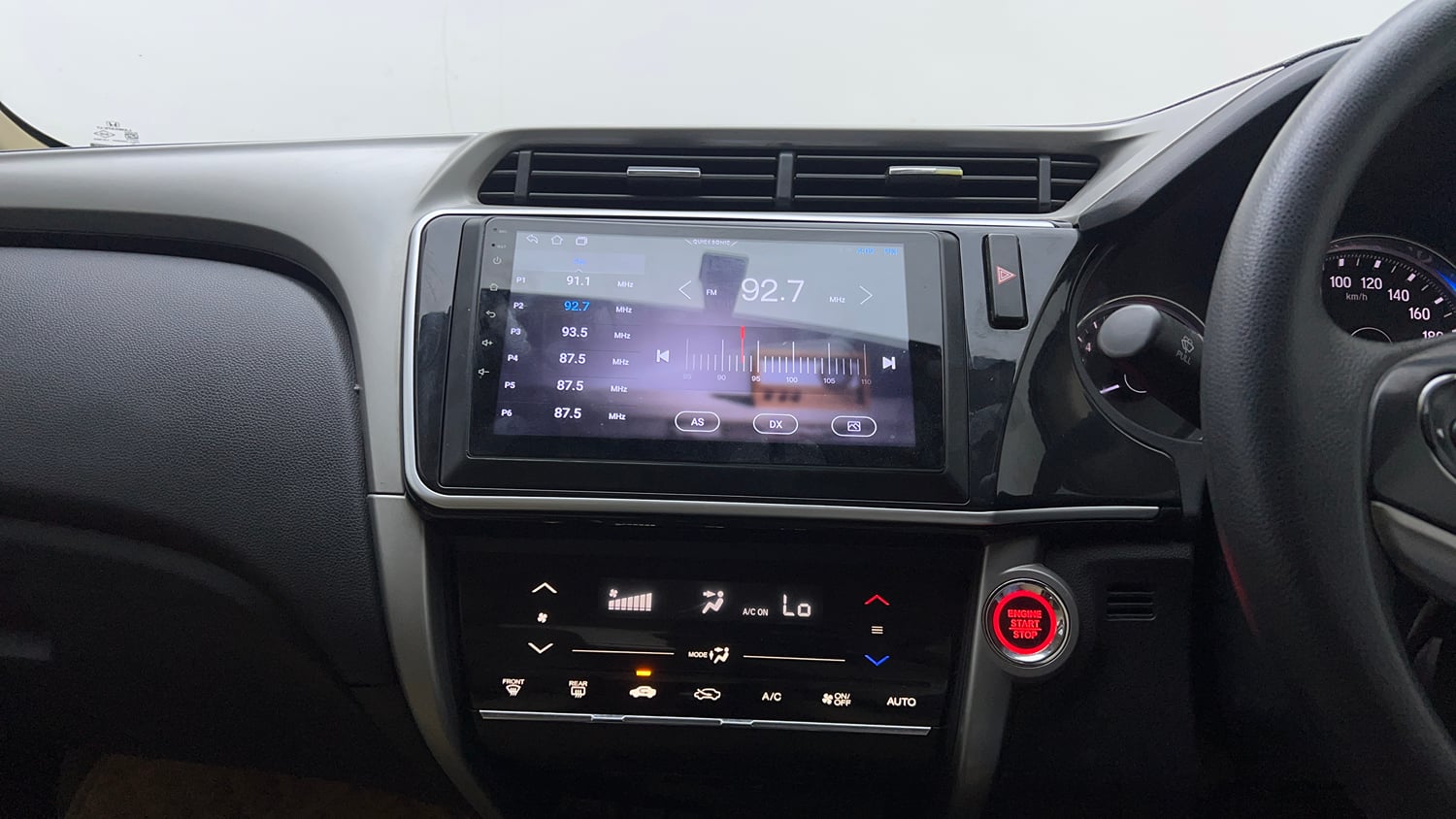 Used 2017 Honda City V Petrol Petrol Manual top_features Integrated (in-dash) music system