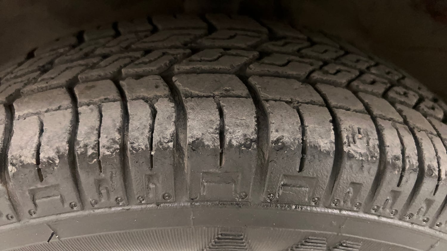 Used 2016 Maruti Suzuki Alto 800 VXi Petrol Manual tyres LEFT FRONT TYRE TREAD VIEW