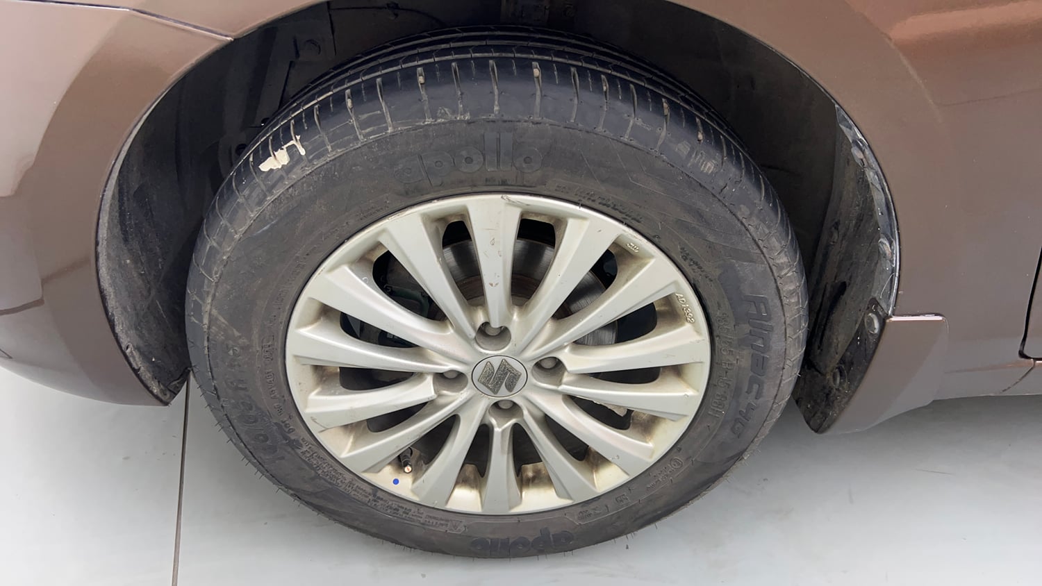 Used 2016 Maruti Suzuki Ciaz ZXi Petrol Manual tyres LEFT FRONT TYRE RIM VIEW