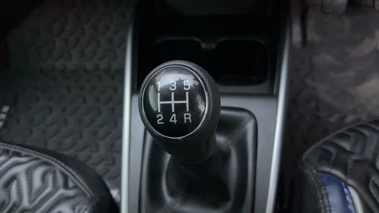 Used 2024 Maruti Suzuki Baleno Alpha MT Petrol Manual interior GEAR  KNOB VIEW