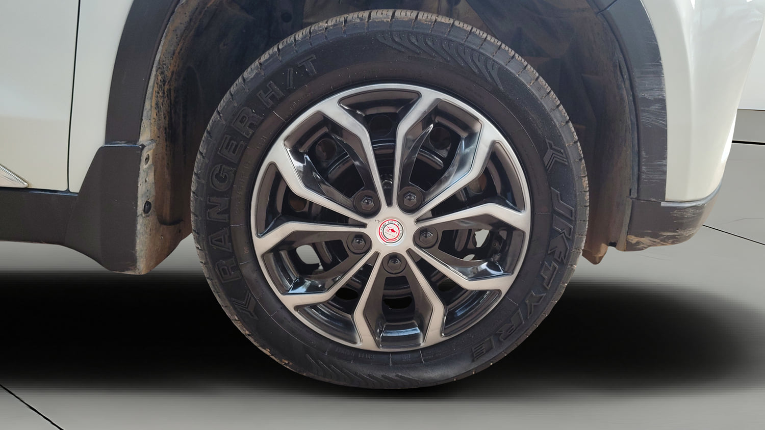 Used 2021 Toyota Urban Cruiser Mid Grade MT Petrol Manual tyres RIGHT FRONT TYRE RIM VIEW
