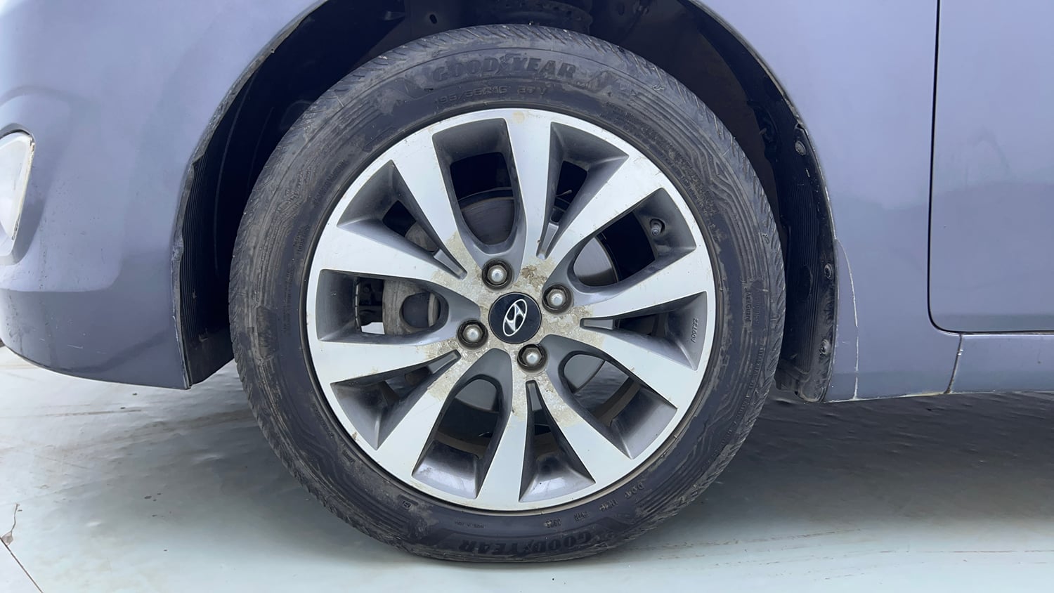 Used 2016 Hyundai Verna 1.6 VTVT SX AT Petrol Automatic tyres LEFT FRONT TYRE RIM VIEW