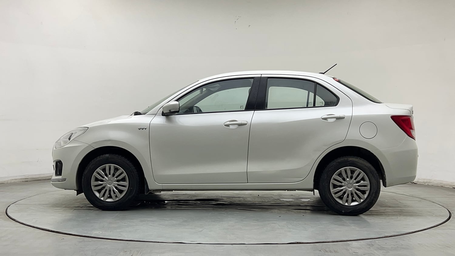 Used 2018 Maruti Suzuki Dzire VXi Petrol Manual exterior LEFT SIDE VIEW