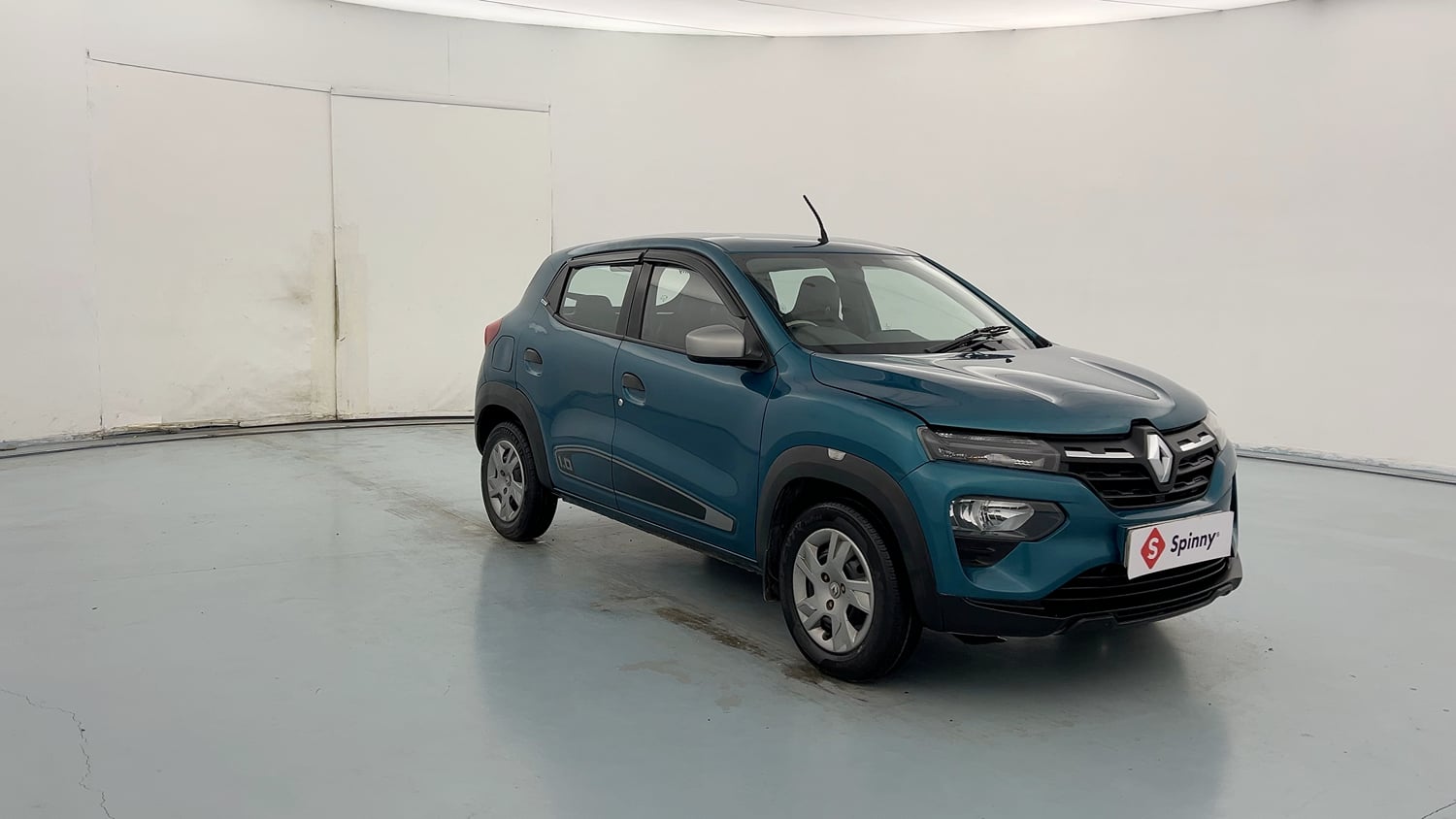 Used 2021 Renault Kwid RXT 1.0 (O) Petrol Manual exterior RIGHT FRONT CORNER VIEW