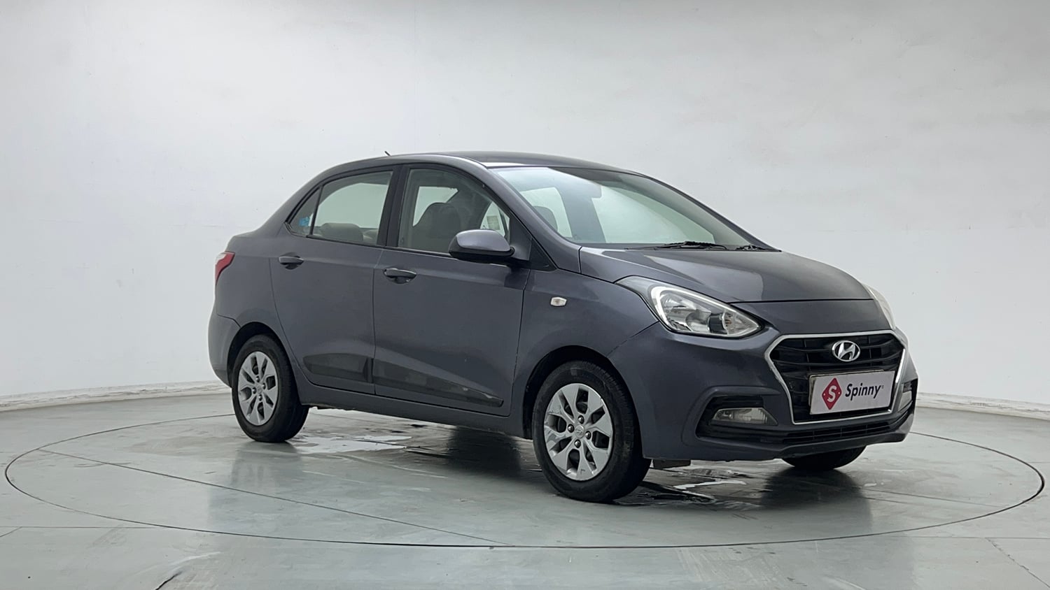 Used 2018 Hyundai Xcent E+ CNG (Outside Fitted) Cng Manual exterior RIGHT FRONT CORNER VIEW