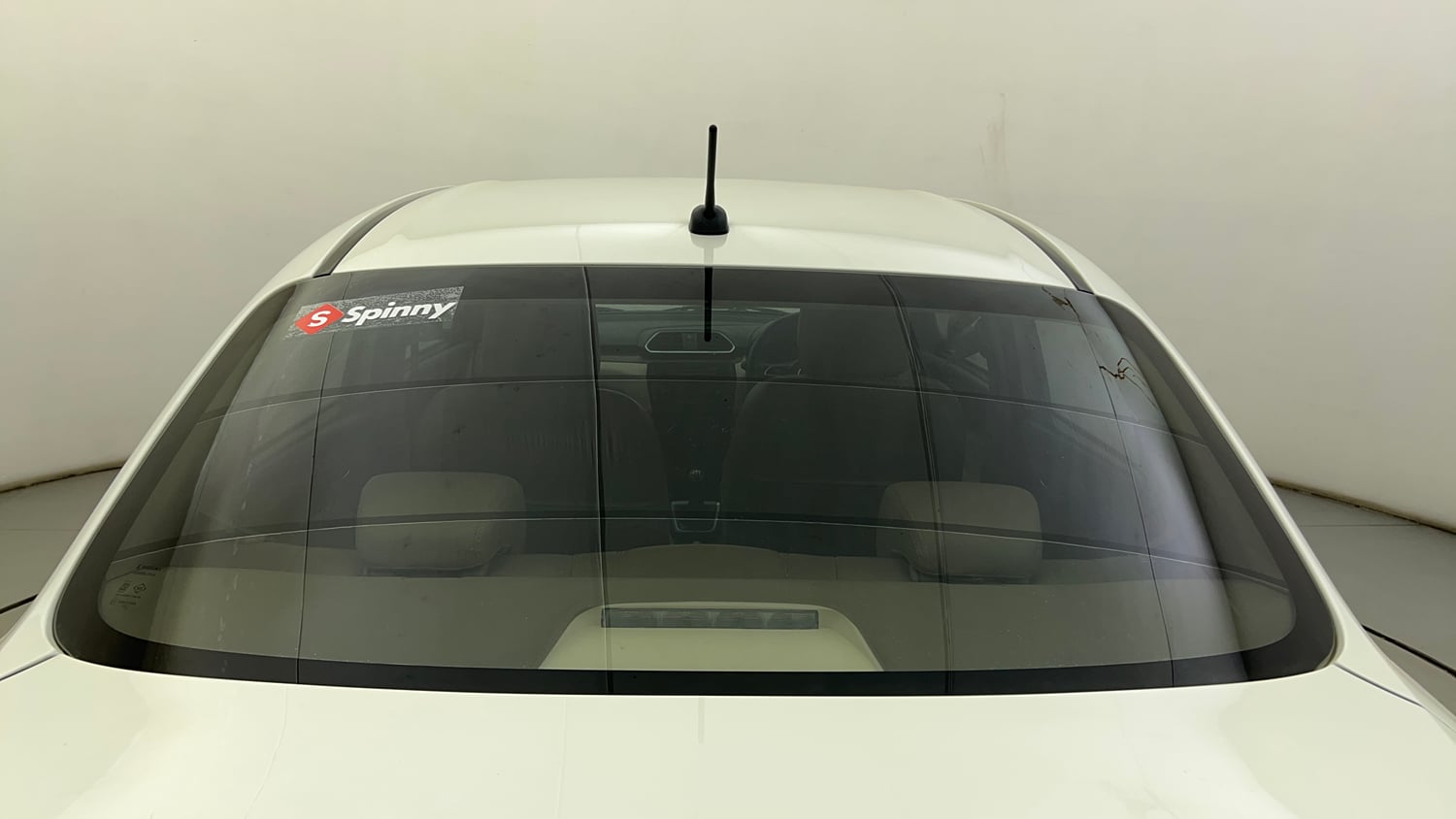 Used 2019 Maruti Suzuki Dzire VXi Petrol Manual exterior BACK WINDSHIELD VIEW