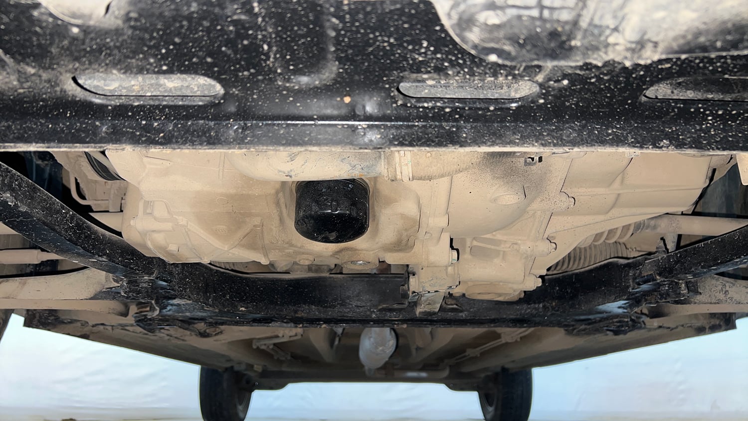 Used 2023 Renault Kiger RXZ MT Petrol Manual extra FRONT LEFT UNDERBODY VIEW