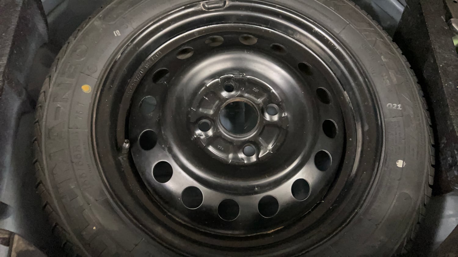 Used 2017 Maruti Suzuki Wagon R VXI Petrol Manual tyres SPARE TYRE VIEW
