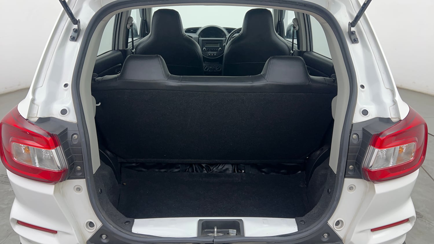 Used 2023 Maruti Suzuki S-Presso VXi Petrol Manual interior DICKY INSIDE VIEW