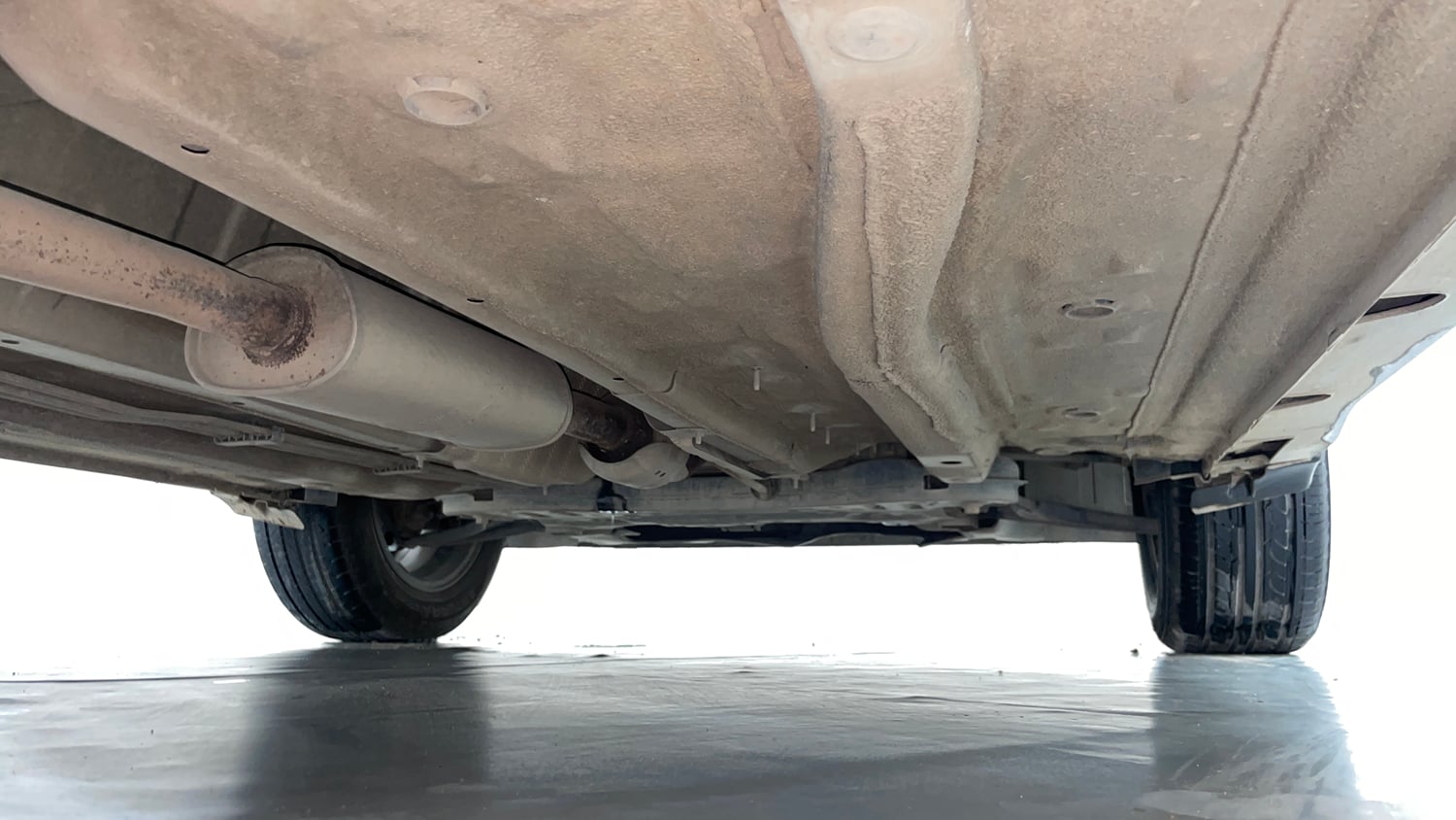 Used 2022 Kia Sonet GTX Plus 1.0 iMT Petrol Manual extra REAR RIGHT UNDERBODY VIEW