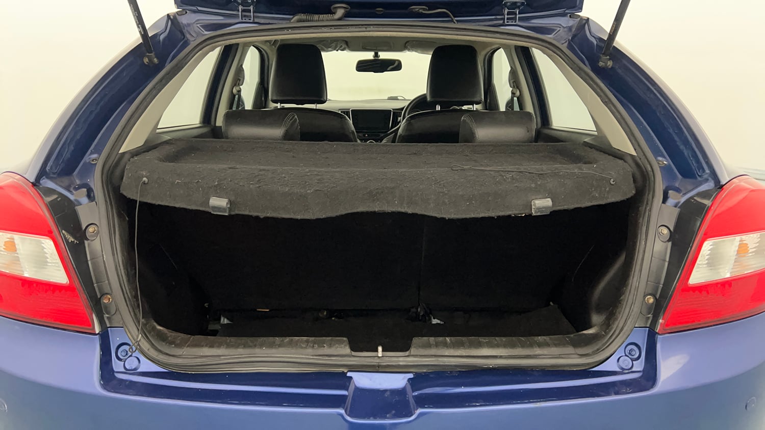 Used 2020 Maruti Suzuki Baleno Zeta Petrol Manual interior DICKY INSIDE VIEW