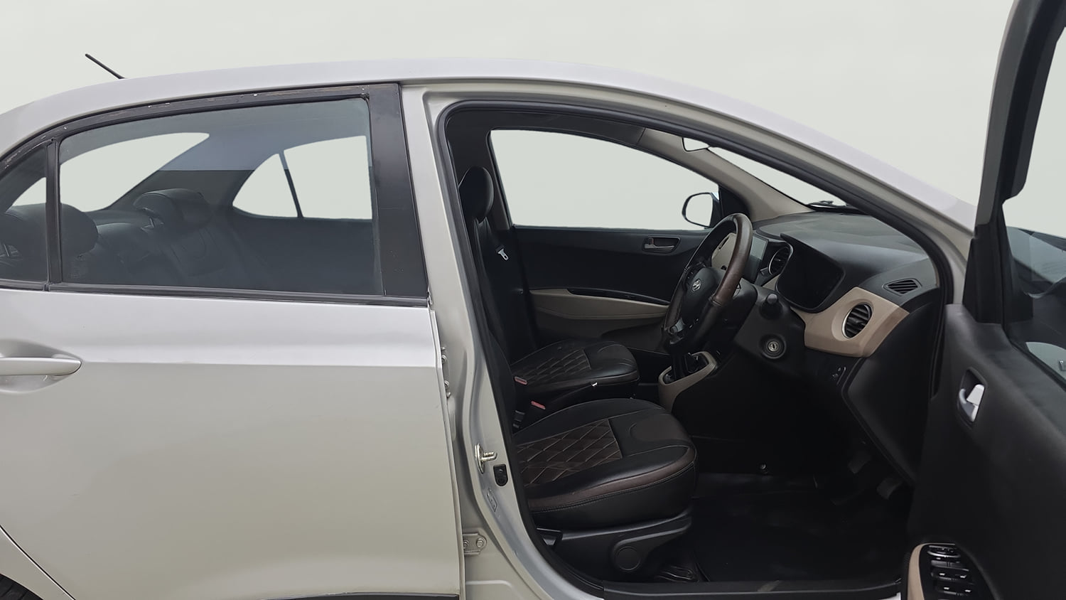 Used 2014 Hyundai Xcent S 1.2 (O) Petrol Manual interior RIGHT SIDE FRONT DOOR CABIN VIEW