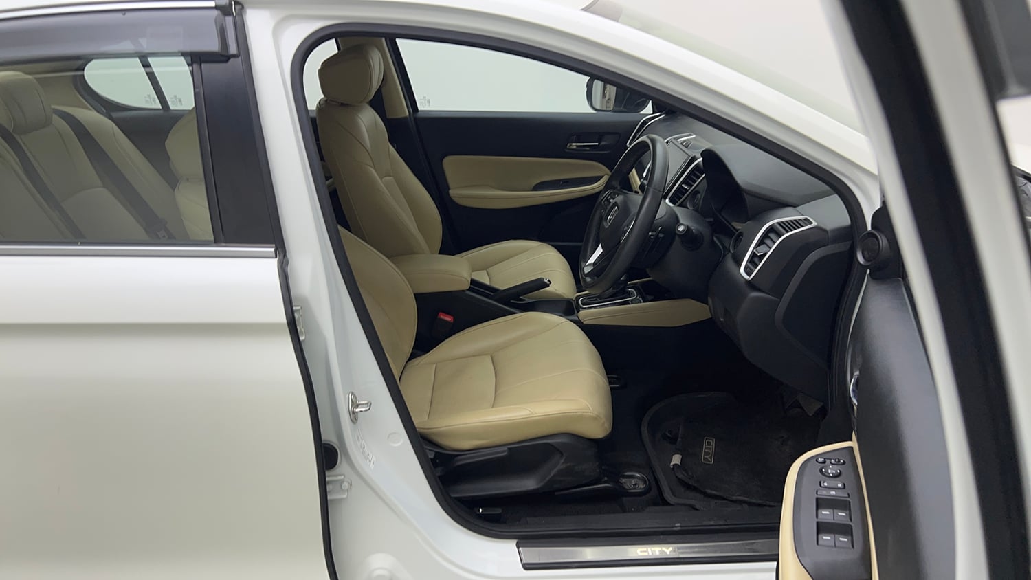 Used 2022 Honda City ZX CVT Petrol Petrol Automatic interior RIGHT SIDE FRONT DOOR CABIN VIEW
