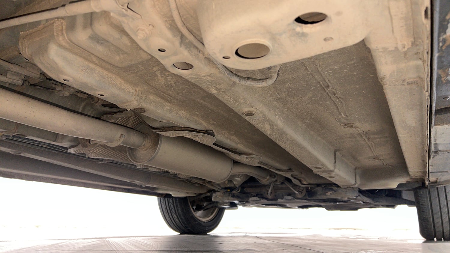 Used 2019 Mahindra XUV 300 1.5 W8 (O) Diesel Manual extra REAR RIGHT UNDERBODY VIEW